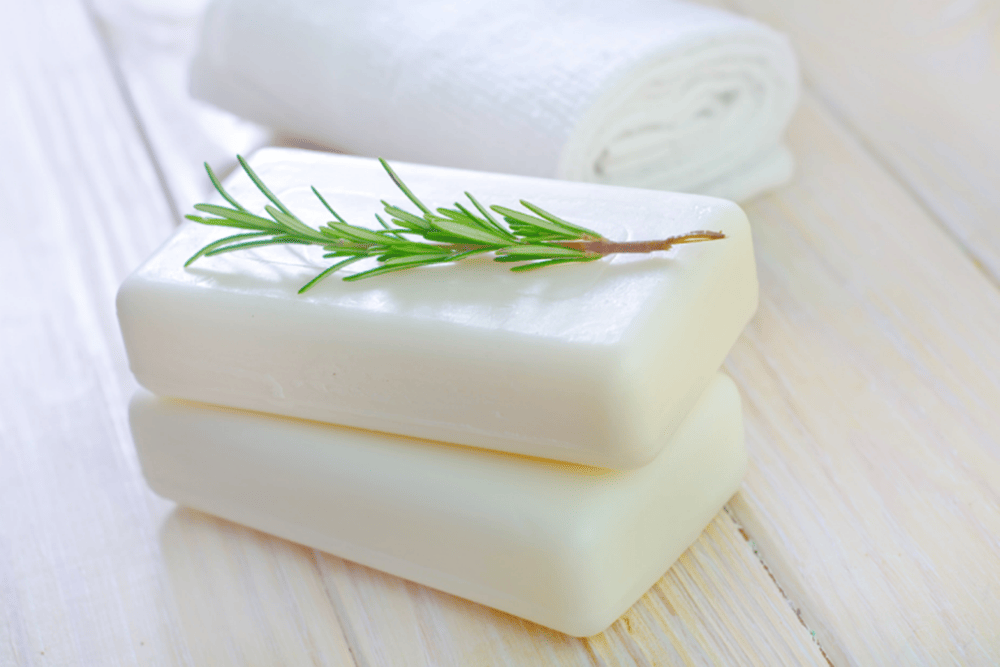 ซักผ้าขาวไม่ยาก เพียงทำตาม 5 วิธีนี้!